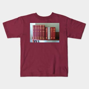 Vintage Learning Books Kids T-Shirt